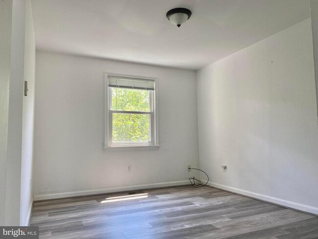 Building Photo - 7351 Crestleigh Cir