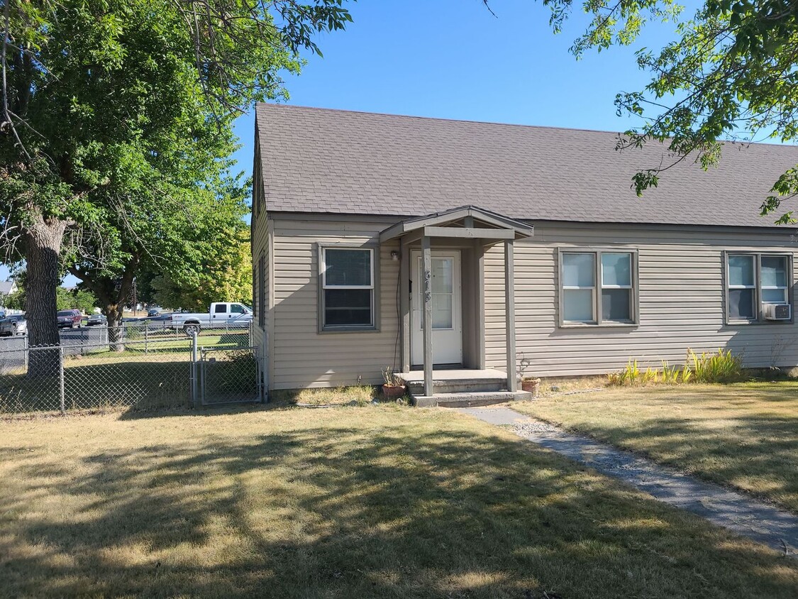 613 DIVISION Unit 613, Ephrata, WA 98823 Room for Rent in Ephrata, WA