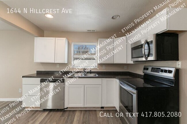 Foto del edificio - 1644 N Hillcrest Ave