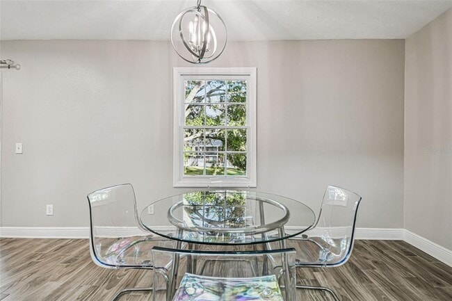 Foto del edificio - 13691 Orange Sunset Dr