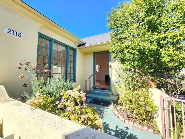 Building Photo - 2115 Overland Ave