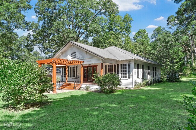 Foto del edificio - 3 Bedroom 2 Bathroom Home in Plain Dealing