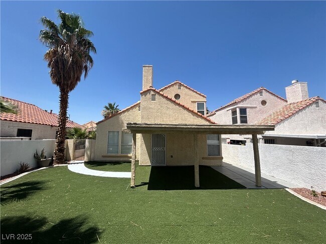 Foto del edificio - 8341 Aspenbrook Ave