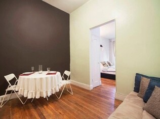 Building Photo - 246 E 90th St