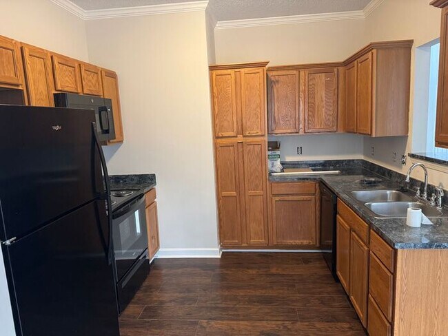 Foto del edificio - Great 3 bedroom with garage!