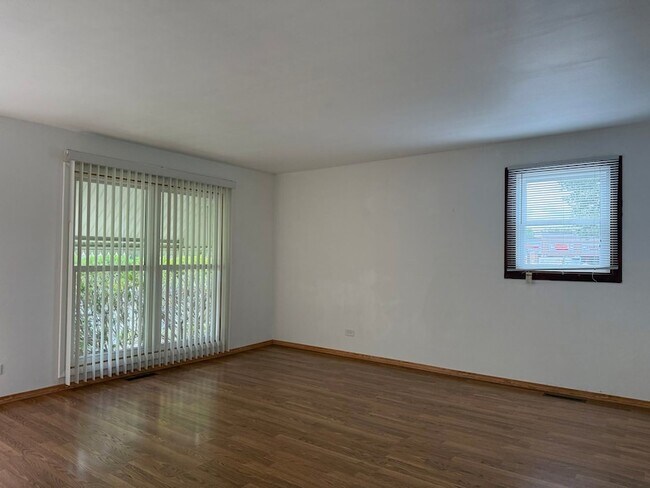 Foto del edificio - 723 S Lake St