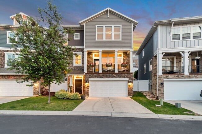 Building Photo - 966 E Deer Arch Ln