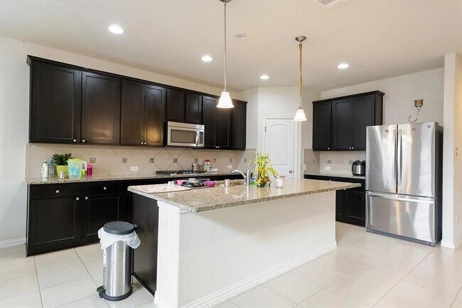 Foto del edificio - 3728 Mineral Dr