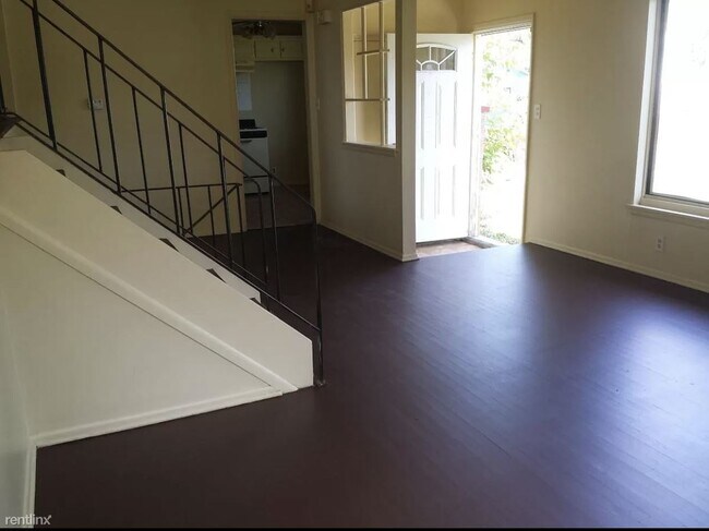 Building Photo - 3 br, 1 bath House - 6159 Penwood Rd