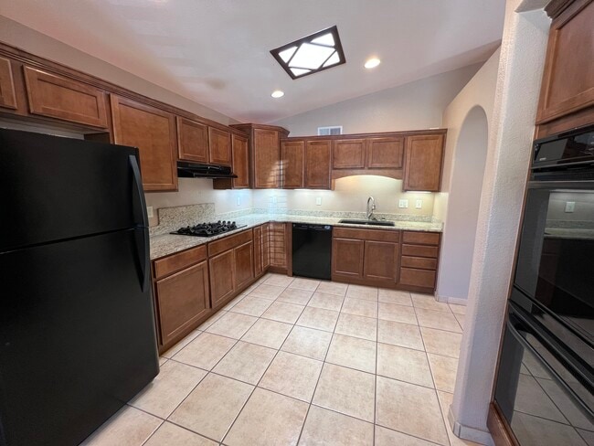 Cocina - 635 S Vía Entrada