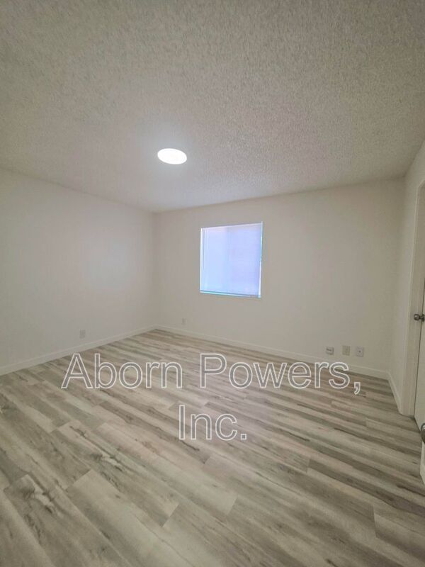 Foto del edificio - 1140 Melton Dr