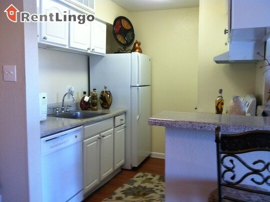Building Photo - 2400 Hackett Dr