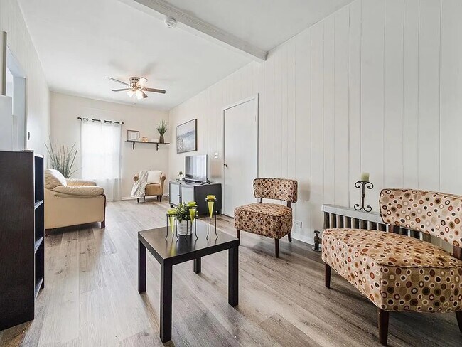 Foto del edificio - 17 Rhodes Ave