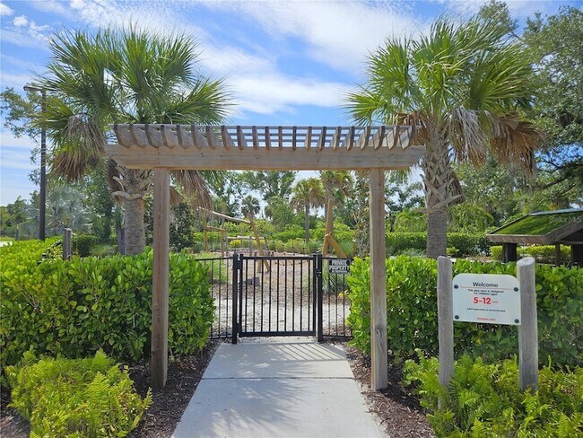 Building Photo - 15285 Shady Palms Ln