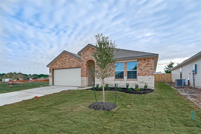 Building Photo - 204 Pecos Dr