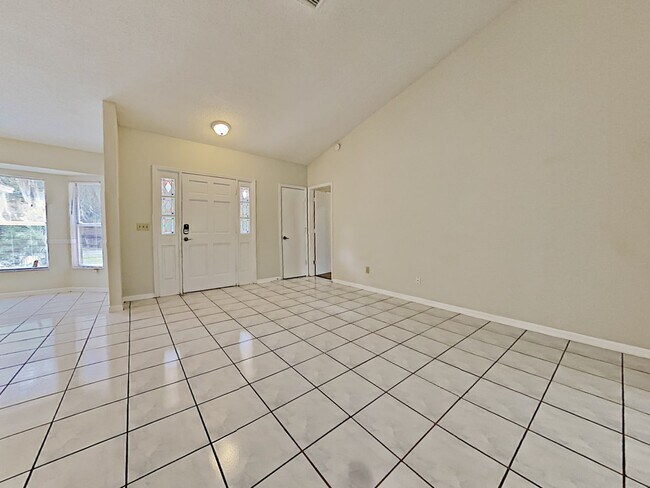 Building Photo - 2833 Neil Rd