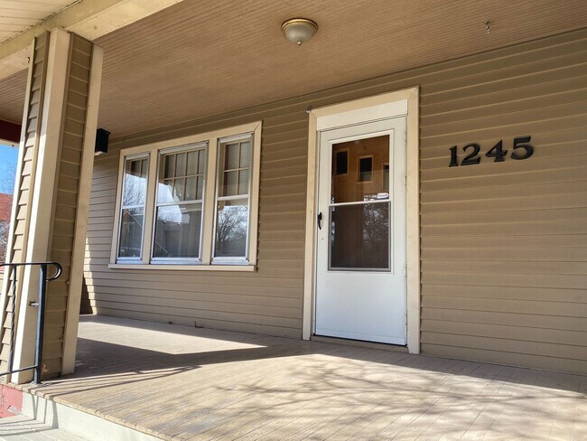 Building Photo - Charming 3 Bedroom Bungalow