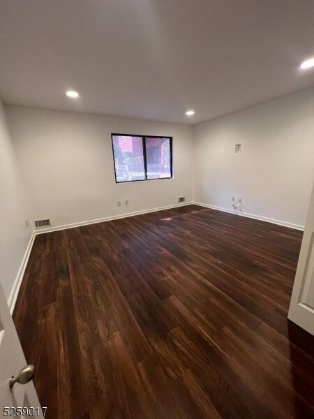 Foto del edificio - 109 River Rd