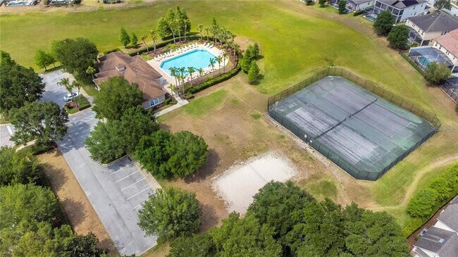 Foto del edificio - 2077 Derwent Dr