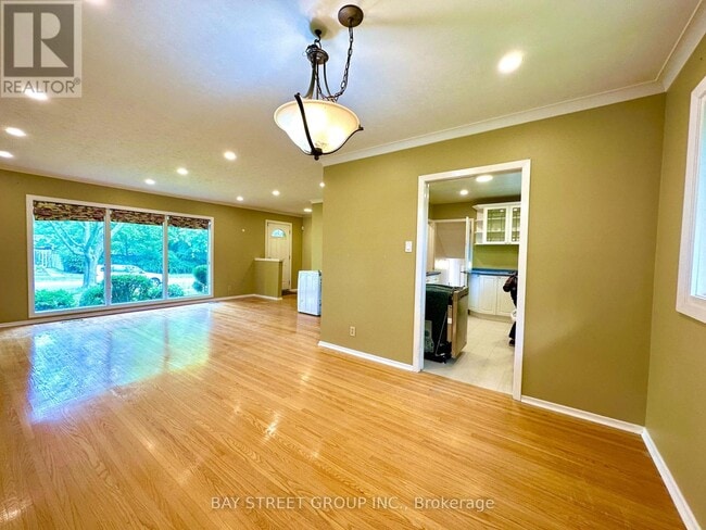 Building Photo - 245 Forest Hill Dr