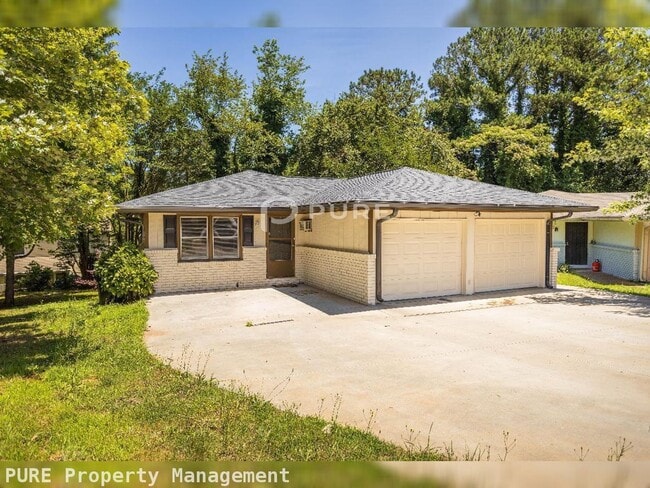 Building Photo - 2895 Lakemont Pl SW