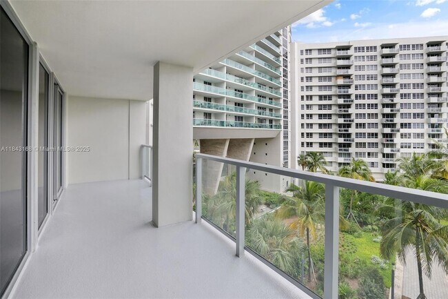 Foto del edificio - 1500 Bay Rd