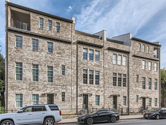 Building Photo - 1203 Town Creek Dr