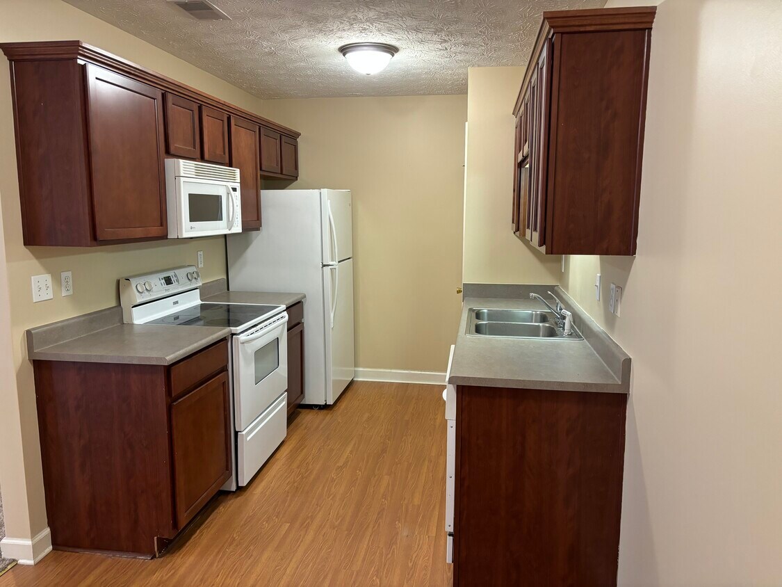 Foto principal - 11915 Tazwell Dr