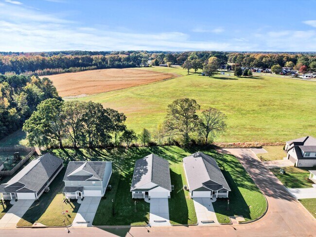 Foto del edificio - Move-In Ready New Construction in Athens City – Lucas Ferry Farms