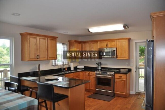Building Photo - 3 bedroom in Townsend TN 37882