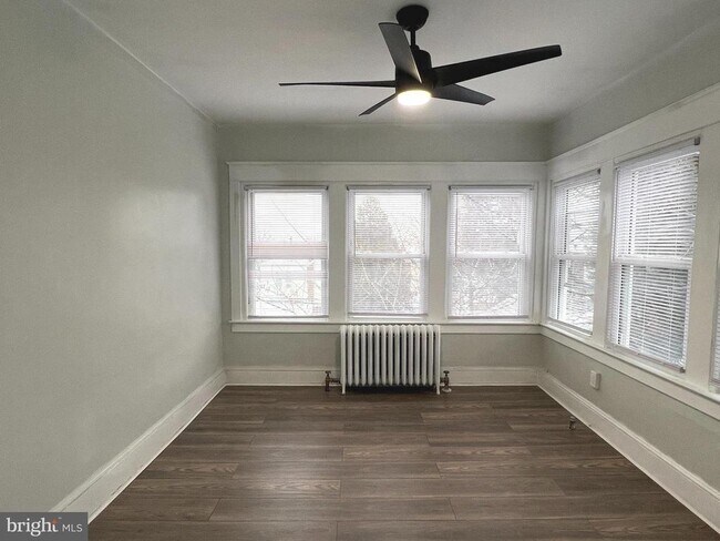 Foto del edificio - 513 E 19th St