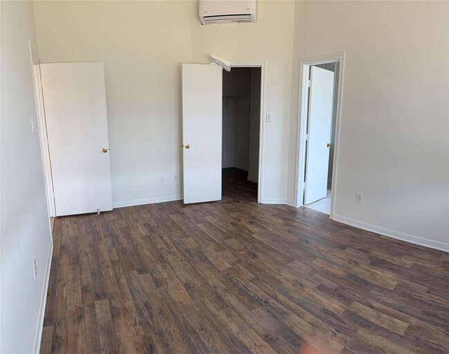 Building Photo - 4026 Redwood Hill Ct