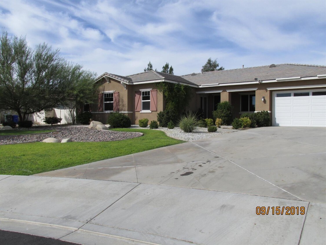 Primary Photo - 12068 Sweet Grass Cir