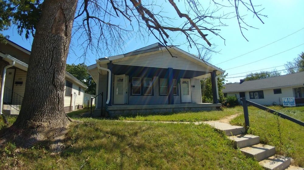 Primary Photo - 835 N Linwood Ave