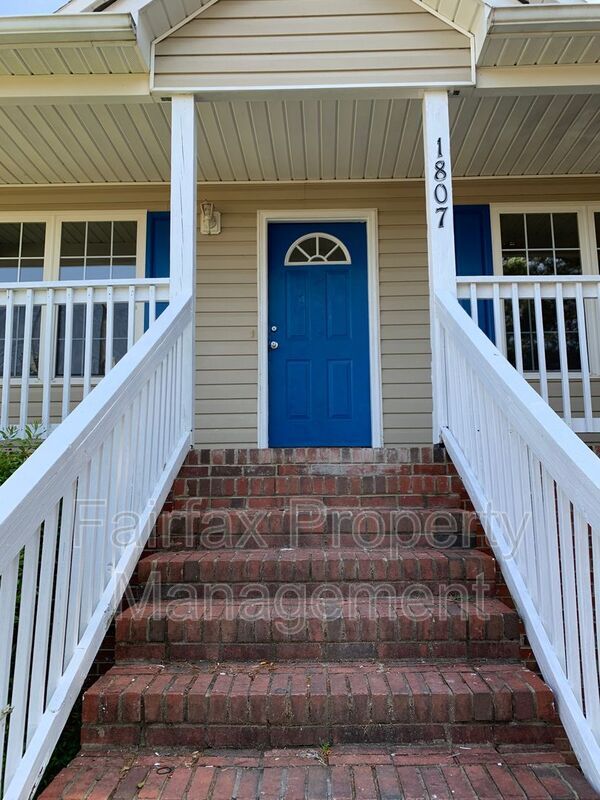 Building Photo - 1807 Fidelity Dr