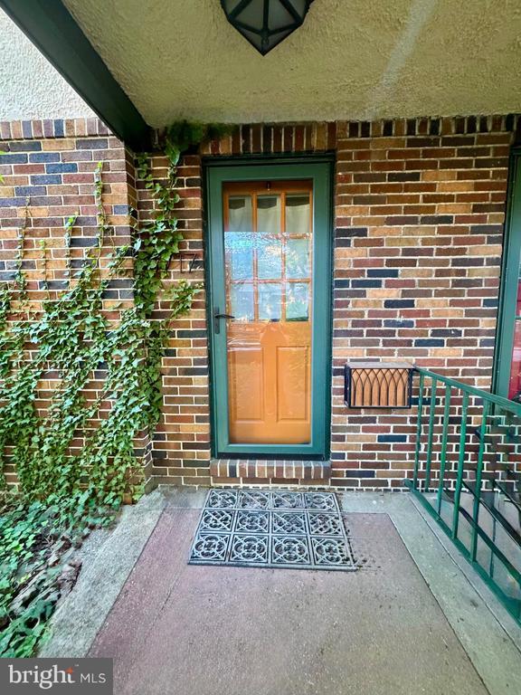 Building Photo - 3717 Elkader Rd
