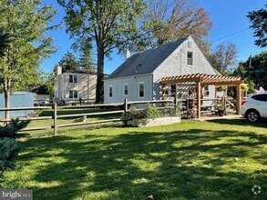 Building Photo - 207 S Wayne Ave