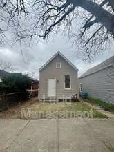 Building Photo - 525 E 8th St