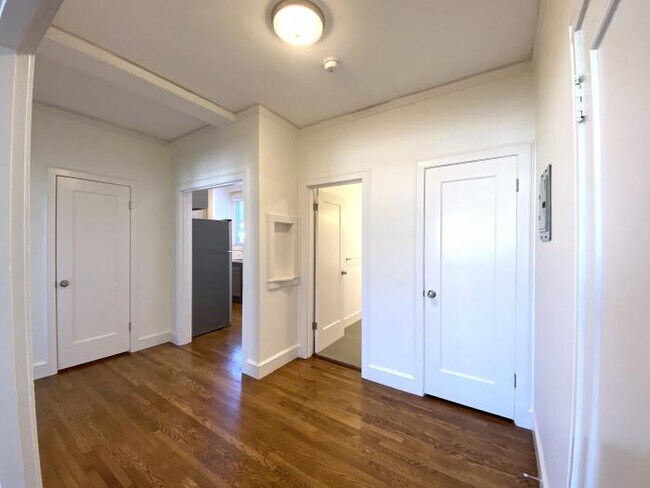 Building Photo - 1 bedroom in San Francisco CA 94115