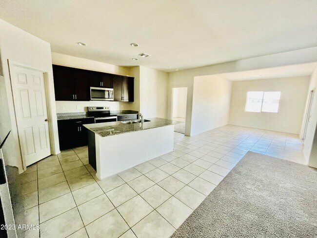 Foto del edificio - 43778 Juniper Ave