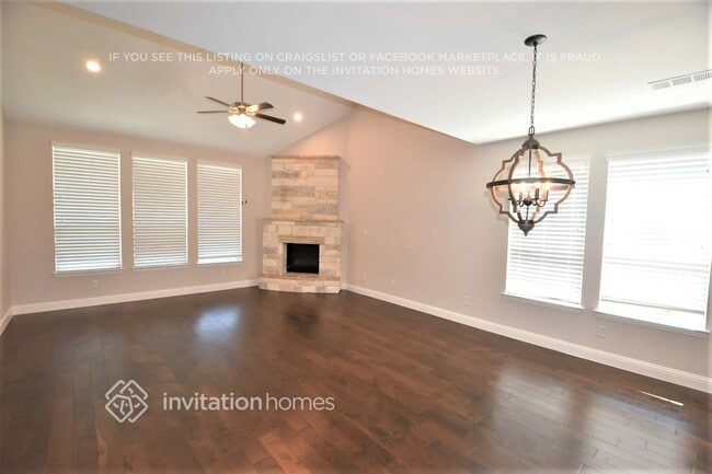 Foto del edificio - 14913 Blakely Wy