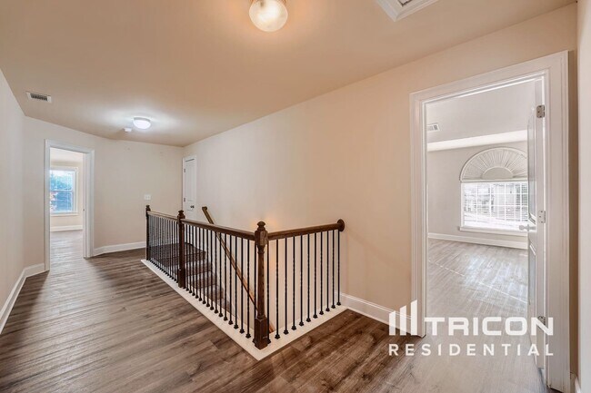 Foto del edificio - 296 Prescott Dr