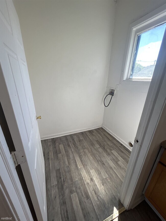 Foto del edificio - 4 br, 1 bath House - 648 South Main Street...