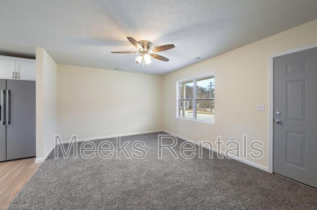 Foto del edificio - 15 Cottage Ln