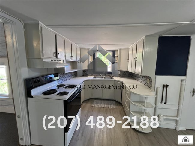 Building Photo - 6 Squire St