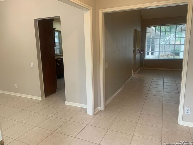 Building Photo - 4410 Shavano Cross