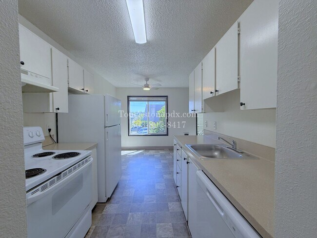 Foto del edificio - 5804 SE Milwaukie Ave