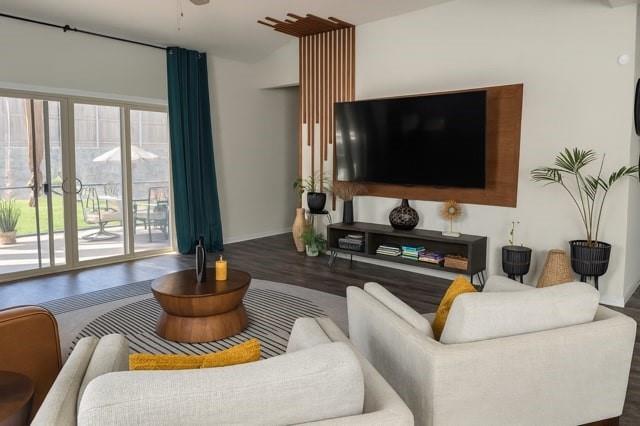 Foto del edificio - 495 Sweet Ln