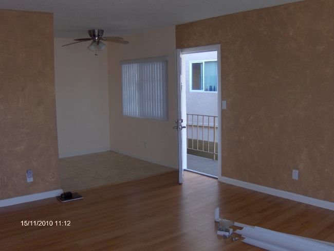 Building Photo - 6914 Woodley Ave