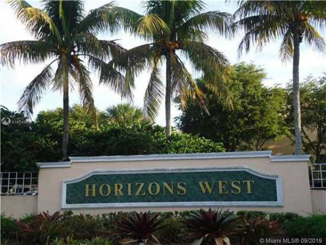 Foto principal - 8400 SW 133rd Ave